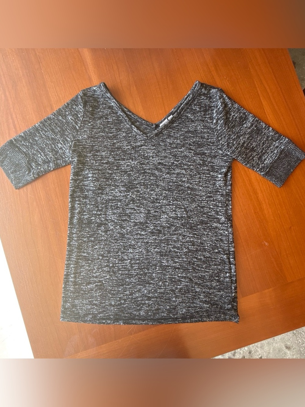 GAP Women's Black & Gray Marled V-Neck Long Sleeve Tee